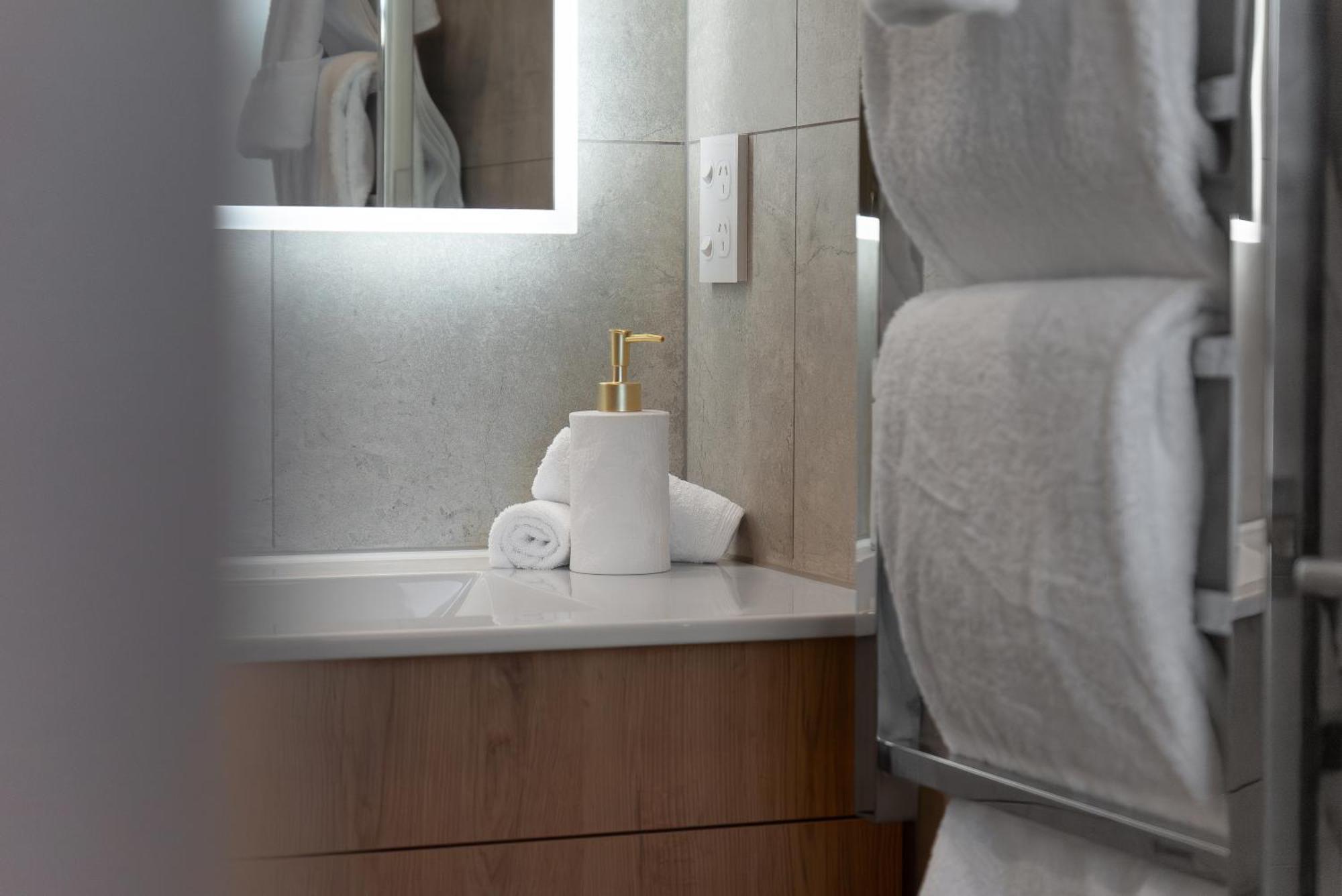 Urban Locale Apartment Christchurch Bagian luar foto